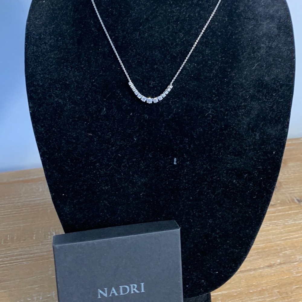 NADRI Chocker Adjustable